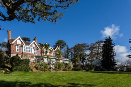 Orestone Manor Hotel & Restaurant