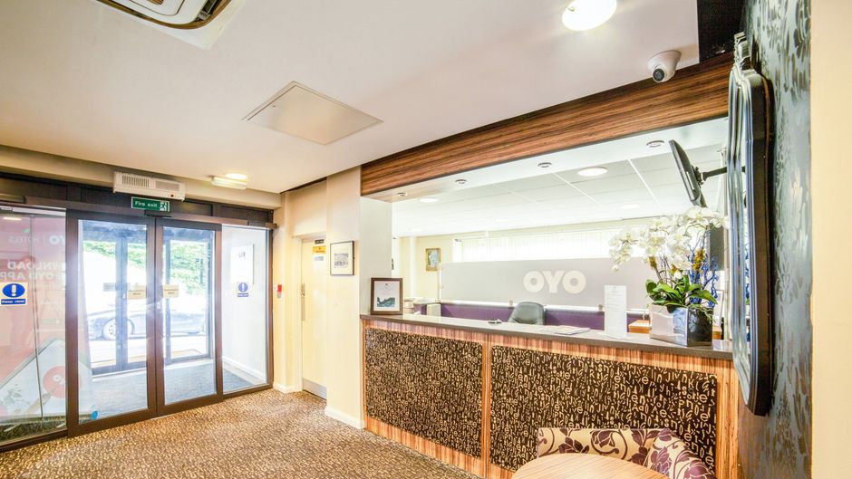OYO Flagship The Bridge House Lobby