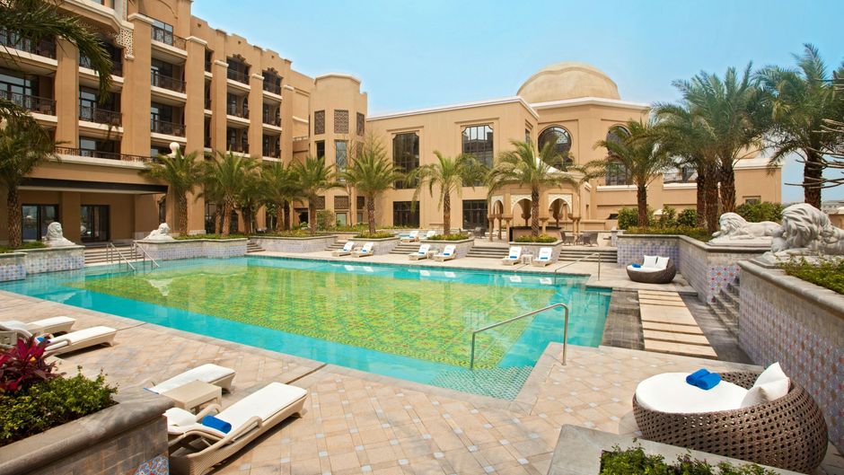 Sheraton Qingyuan Lion Lake Resort Pool