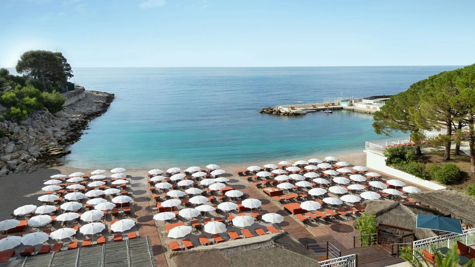 Le Meridien Beach Plaza Pool