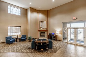 Cobblestone Hotel and Suites