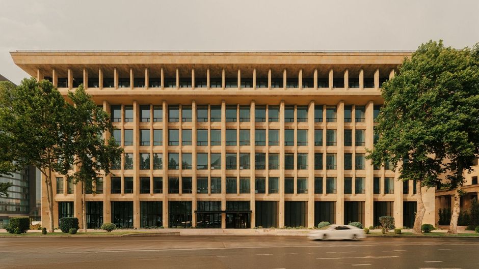 The Telegraph Hotel Exterior
