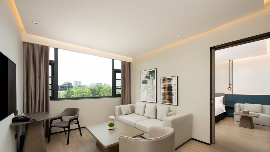 Holiday Inn Suite