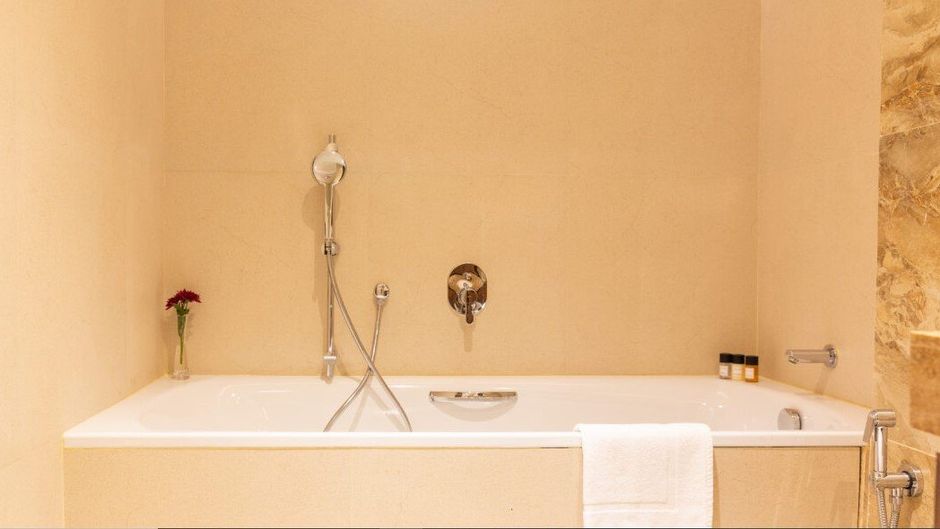 Emara Ole-Sereni Room