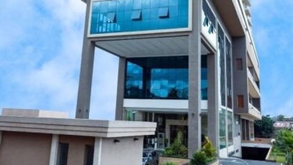 Emara Ole-Sereni Exterior