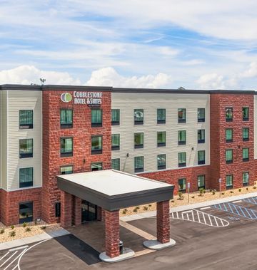 Cobblestone Hotel & Suites