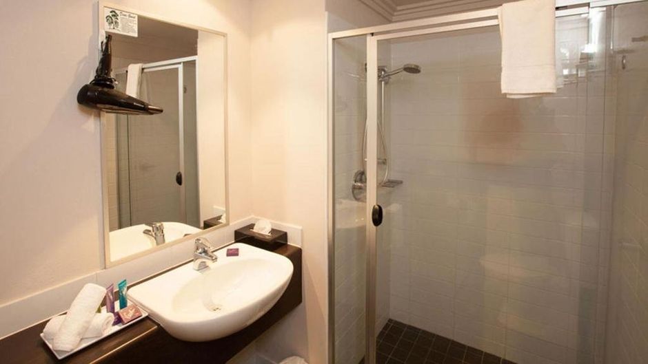 Wine Country Motor Inn Room