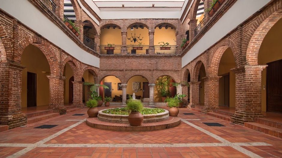 Hodelpa Nicolas de Ovando Exterior