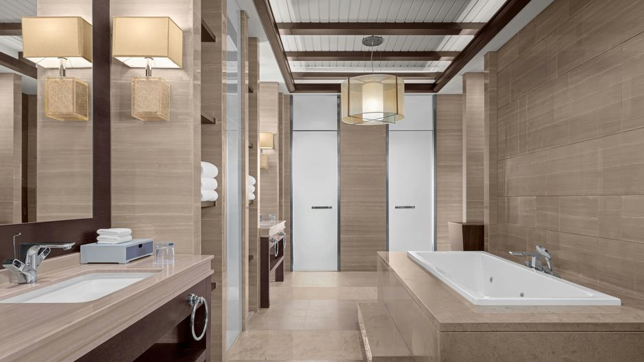 Sheraton Grand Wetland Park Resort Room