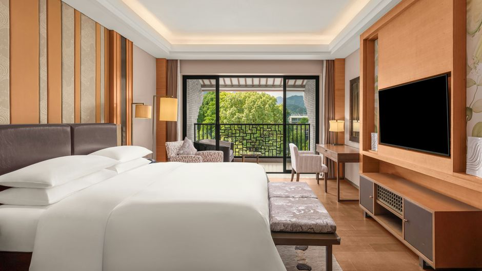 Sheraton Grand Wetland Park Resort Suite