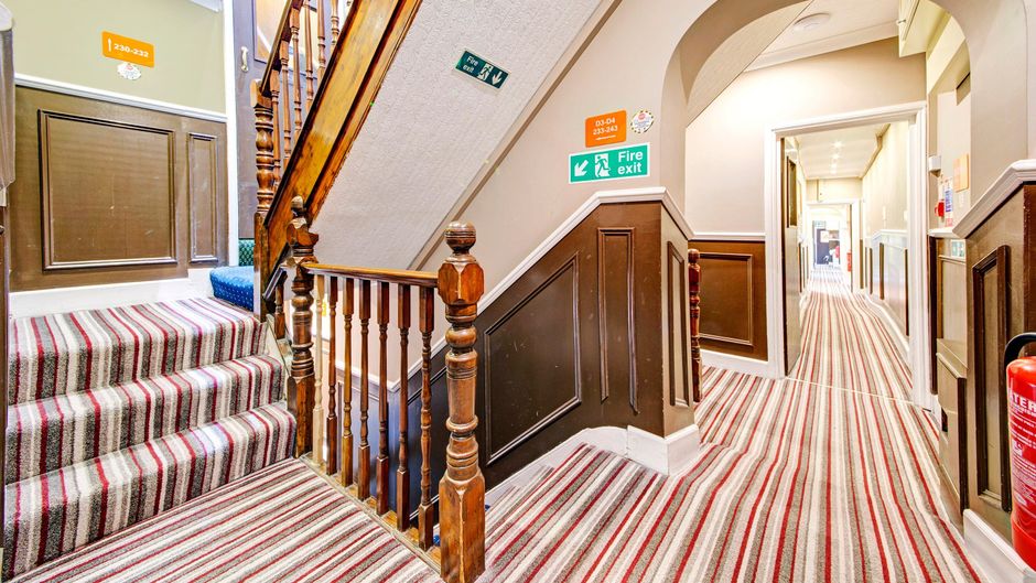 Bostons Manor Hotel Lobby
