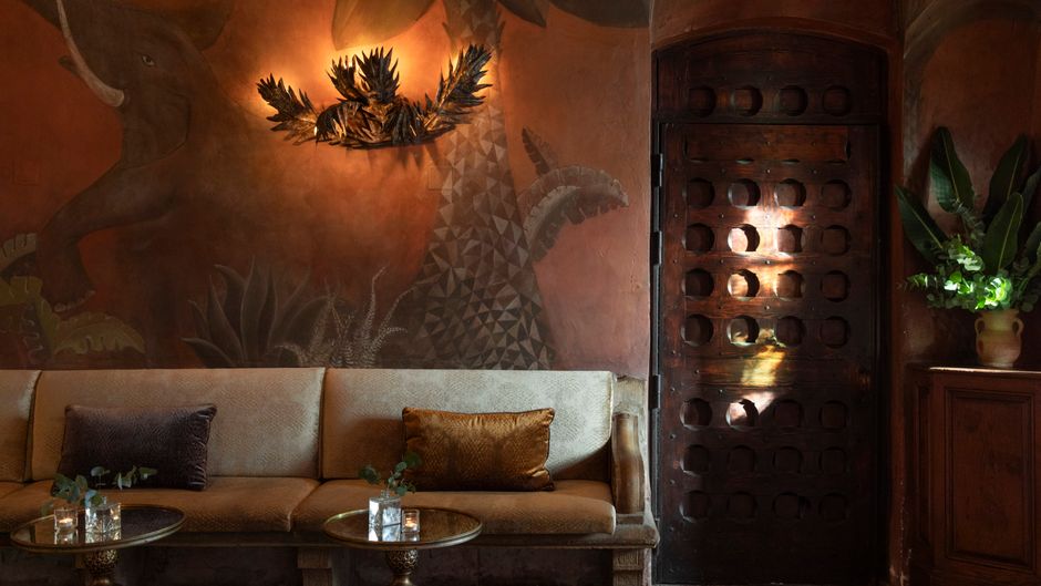 Chateau Le Cagnard Lobby