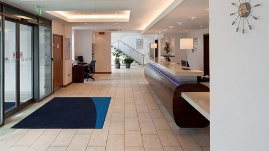 Holiday Inn Express Burnley Lobby