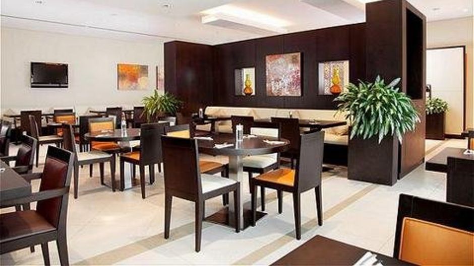 Holiday Inn Express Dubai, Safa Park Restaurant