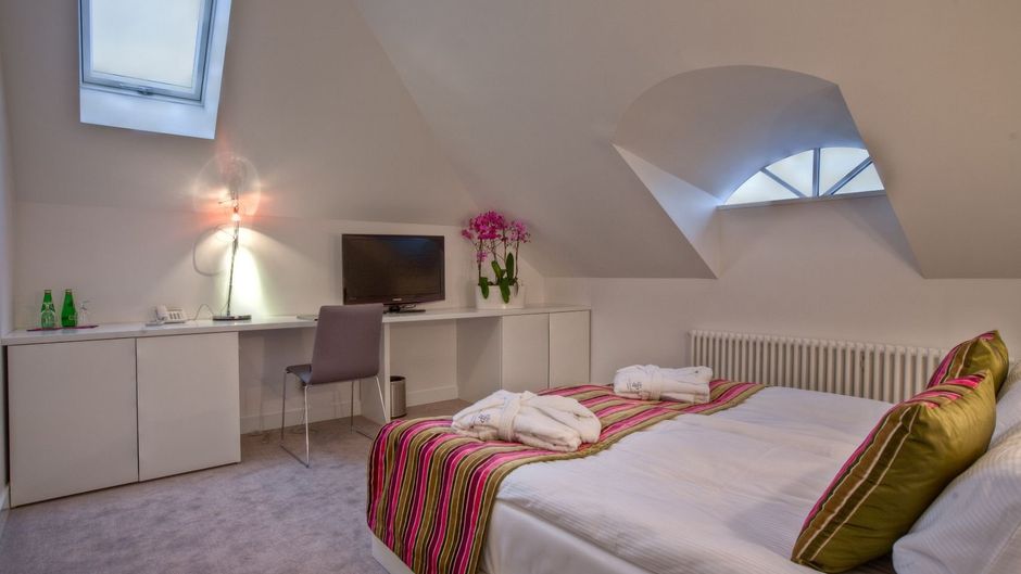Platinum Palace Residence Room