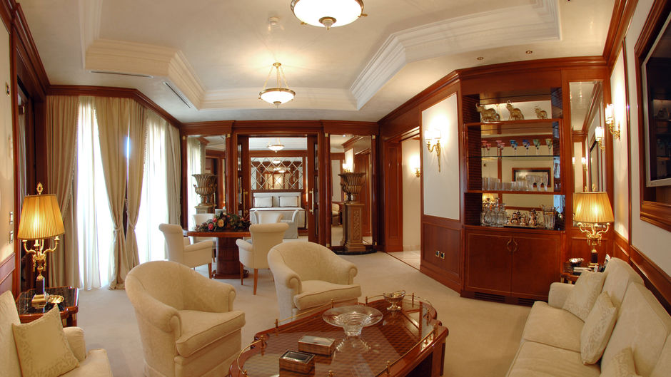 Royal Hotel Carlton Suite