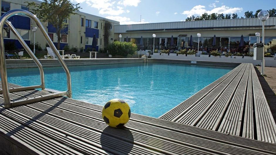 Apple Hotel AB Pool