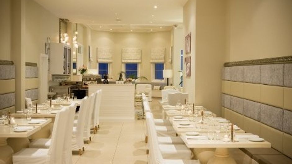 Deep Blue Hotel & Hot Springs Restaurant