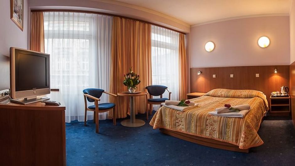 Alexander Hotel Room