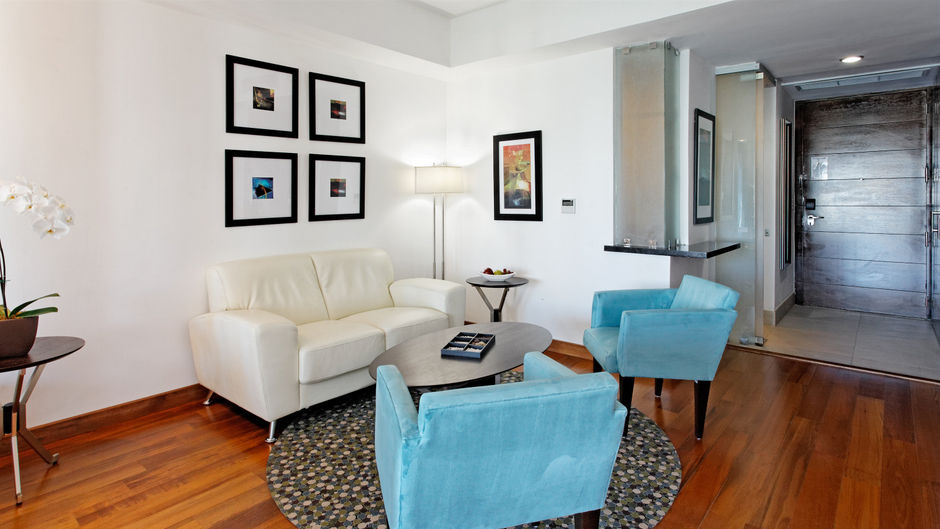 Holiday Inn Hotel Suite