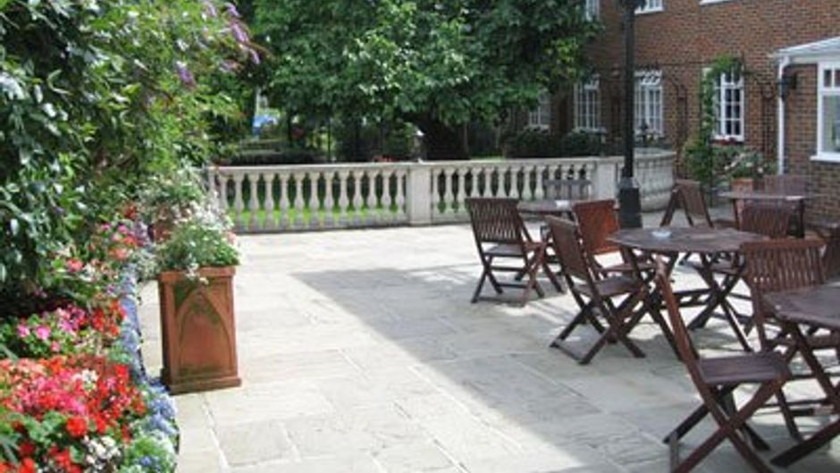Warren Lodge Exterior