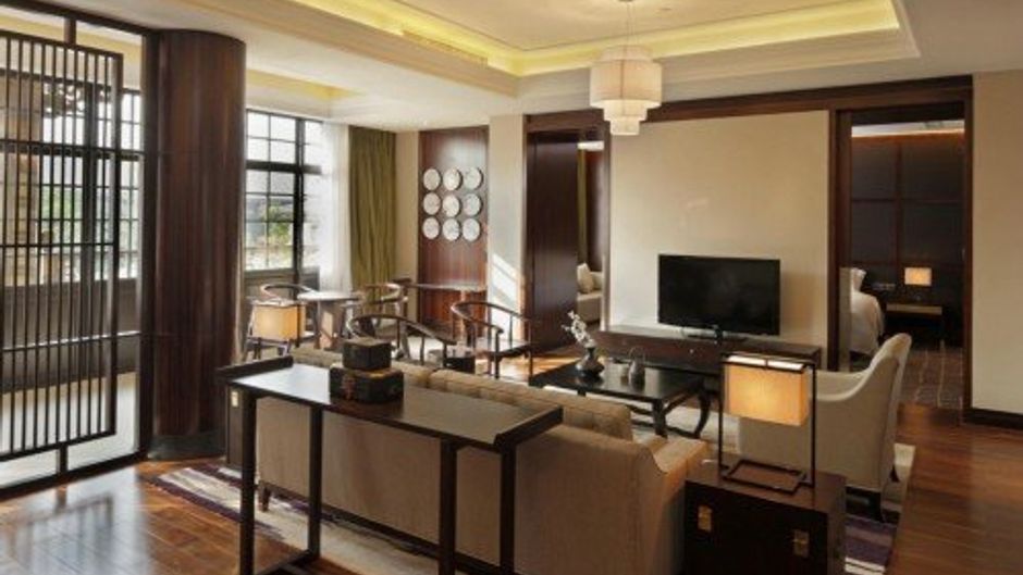 Eadry Royal Garden Hotel Suite