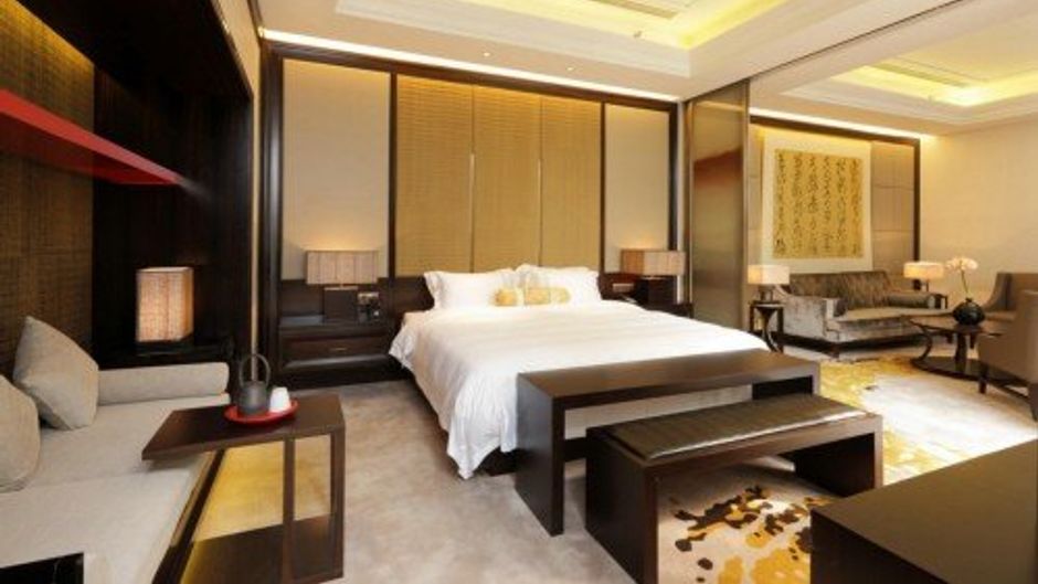 Eadry Royal Garden Hotel Room