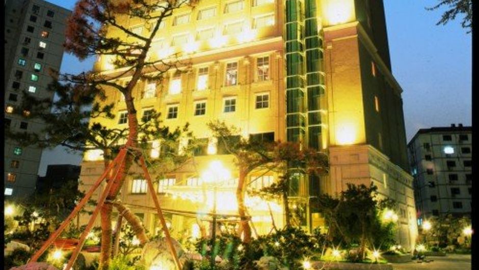 New Grand Dynasty Hotel Exterior