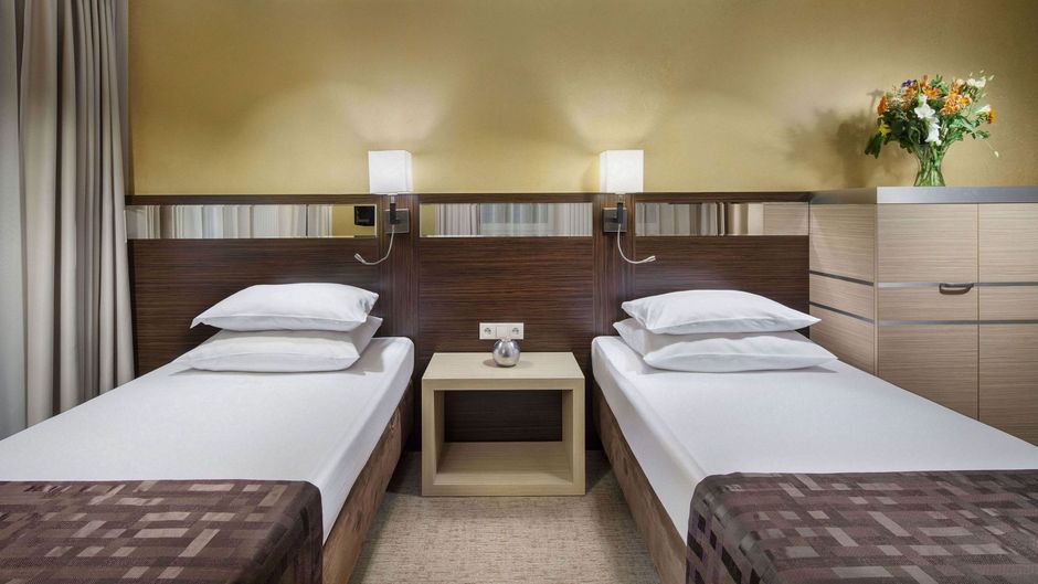 Arkon Park Hotel Room