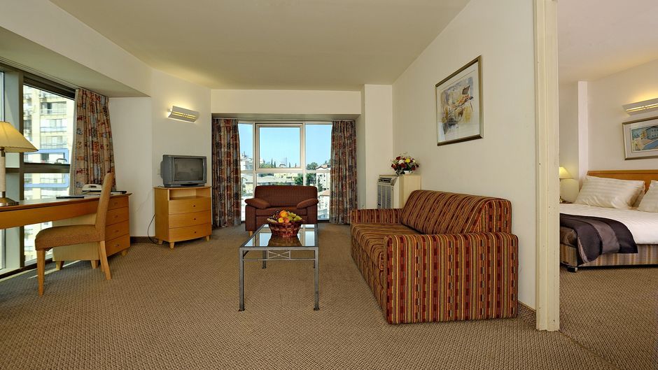Ramada by Wyndham Ramat Gan Suite