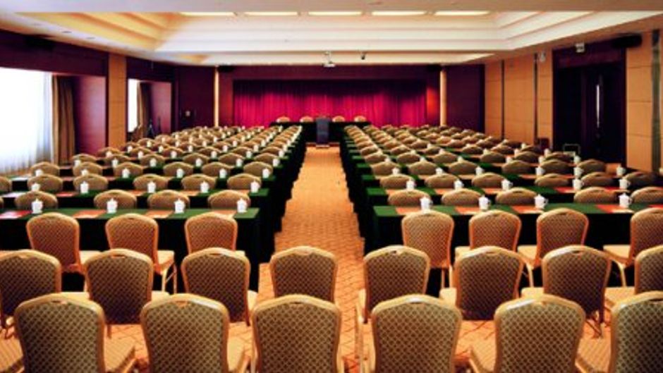 Golden Hotel Meeting