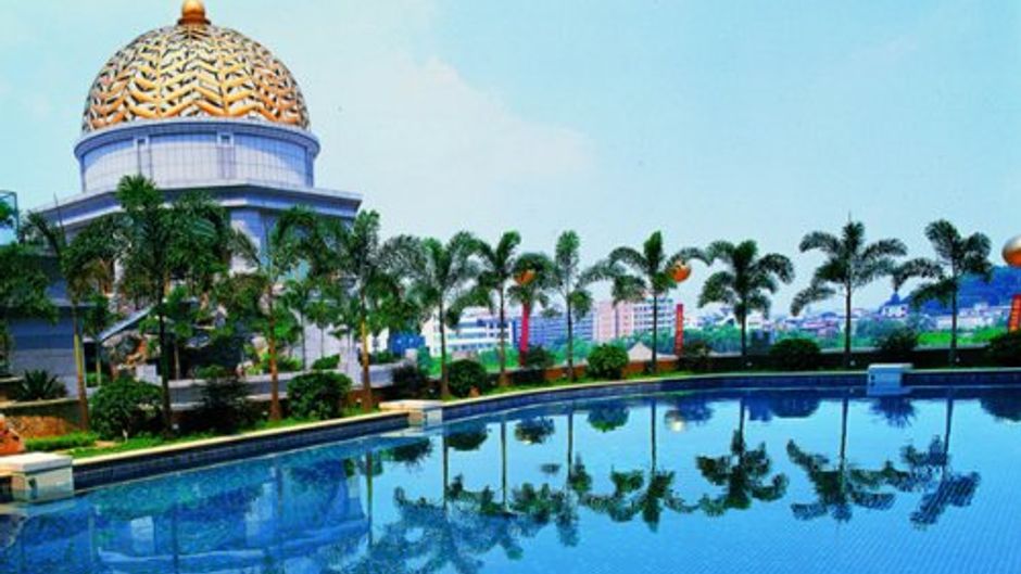 Golden Hotel Pool