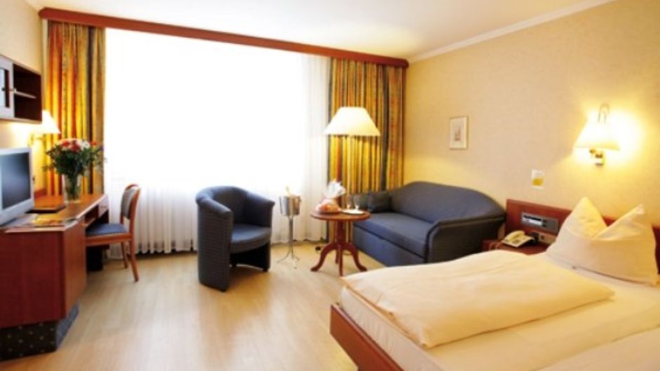 Hotel Carmen Room