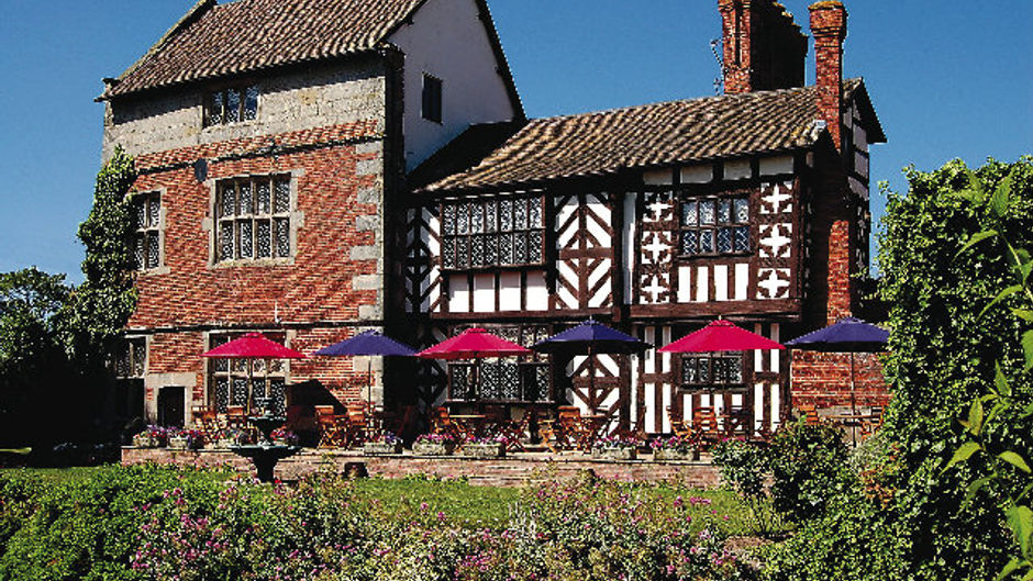 Albright Hussey Hotel Exterior