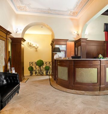 River Hotel & SPA