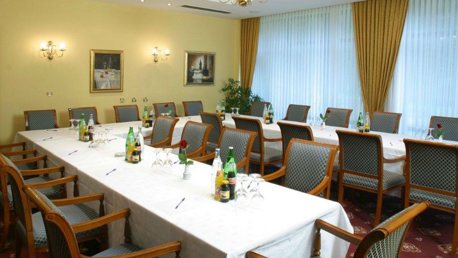 Hotel As Meeting