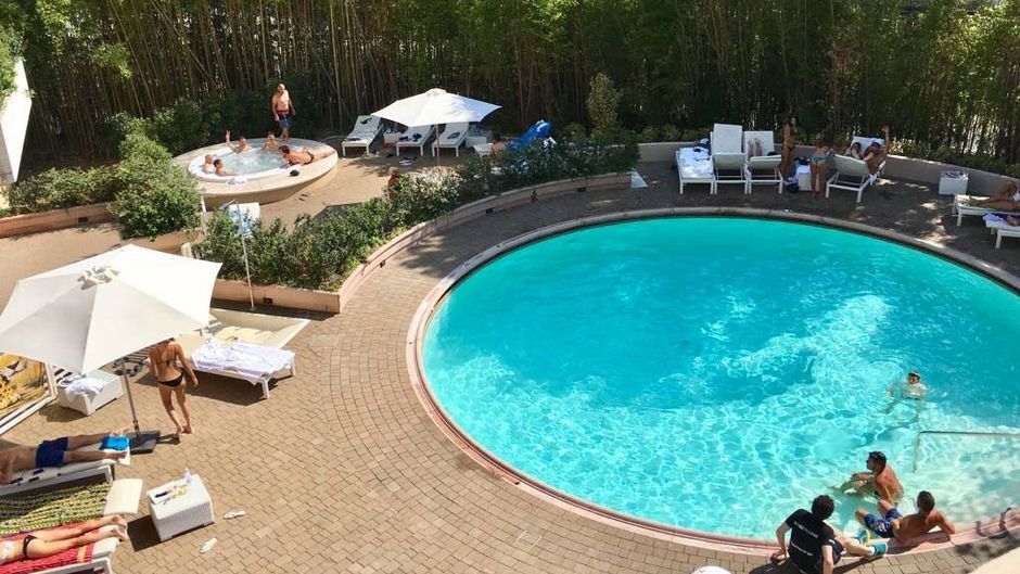 De la Ville Hotel Pool
