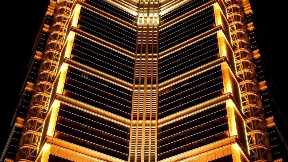 Skyline Plaza Hotel Exterior