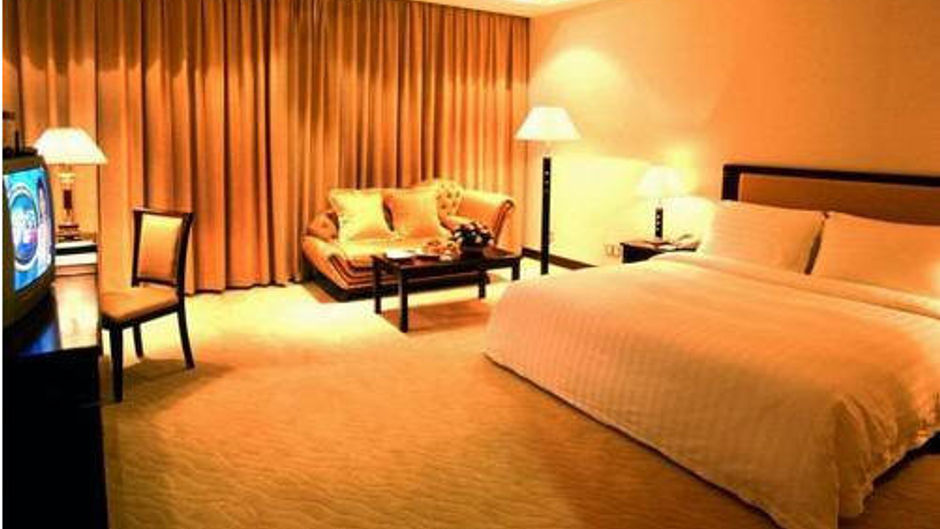 Metropolitan YiKing Hotel Room