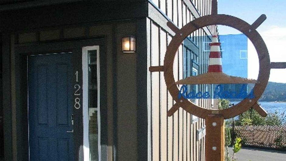Sooke Harbour Resort Marina Exterior