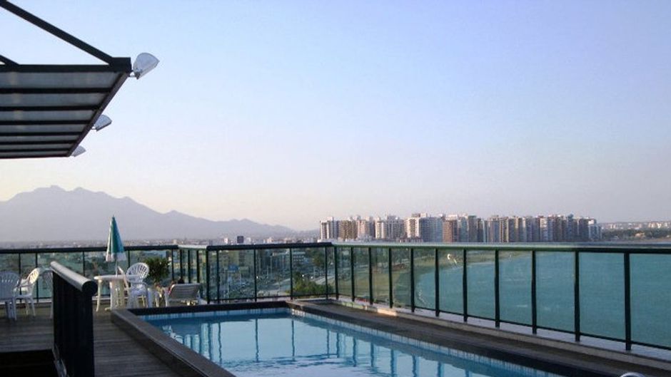 Bourbon Vitoria Residence Hotel Pool