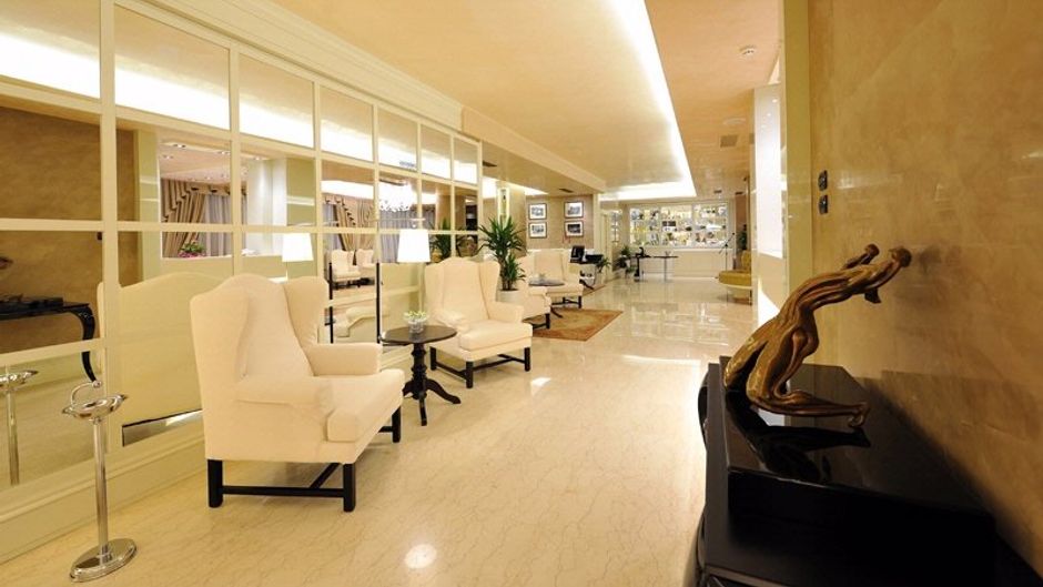 Hotel Roxy Plaza Lobby