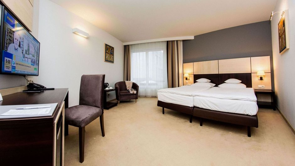Ruben Hotel Room