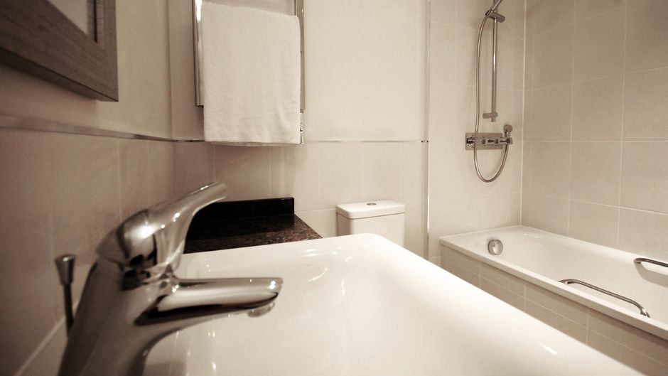 Humber Royal Hotel Room