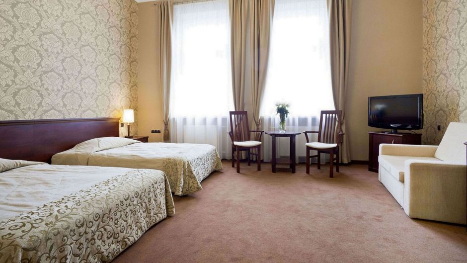 Royal Hotel Room