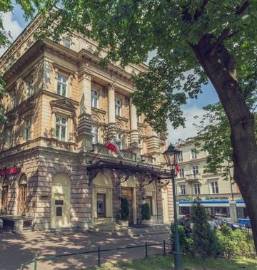 Royal Hotel