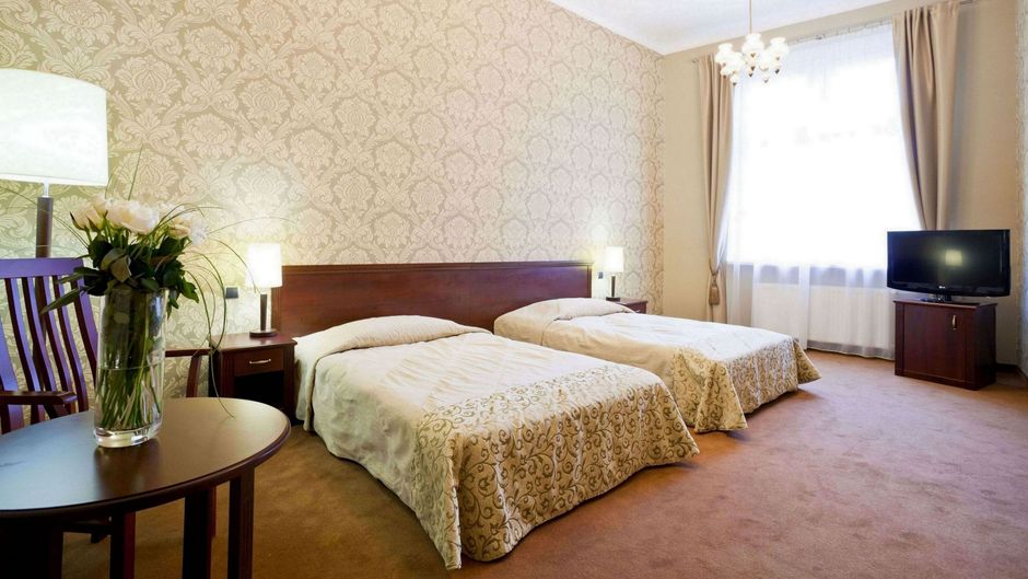 Royal Hotel Room