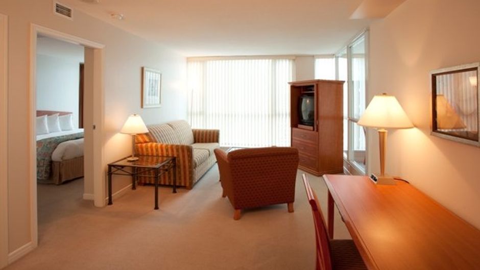 Carmana Plaza Room