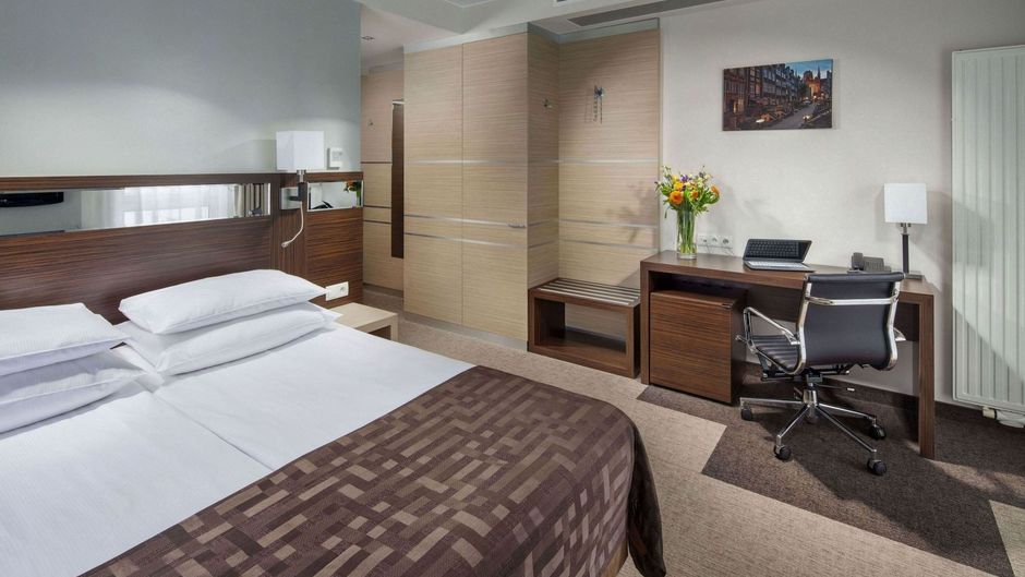 Arkon Park Hotel Room