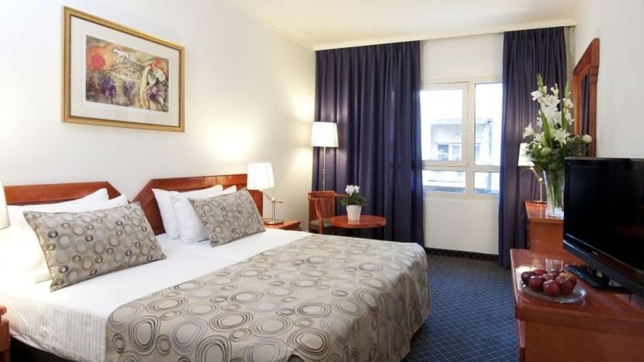 Montefiore Hotel Room